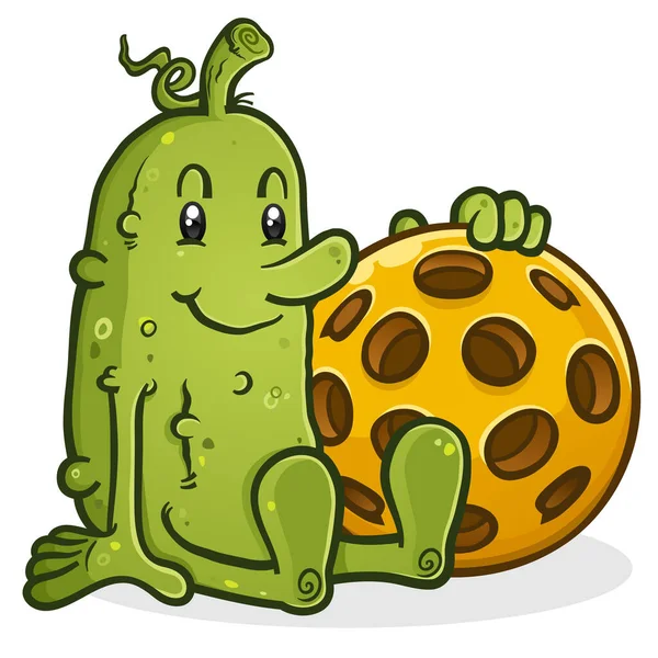 Bonito Feliz Pickleball Pickle Cartoon Mascote Sentado Segurando Grande Pickleball — Vetor de Stock
