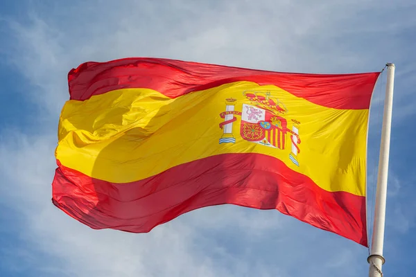 Bandiera Della Spagna Chiamata Rojigualda Sventola Cielo Blu — Foto Stock