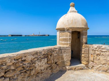 Santa Catalina Kalesi 'nin nöbetçi kulübesi. Cadiz. Endülüs, İspanya.