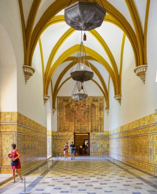 Sevilla, İspanya - 30 Temmuz 2023. Sala de las Bovedas veya de las Fiestas (V. Charles 'ın Salonları veya Kasa Salonu). Sevilla 'nın Gerçek Alcazar' ı. Endülüs, İspanya