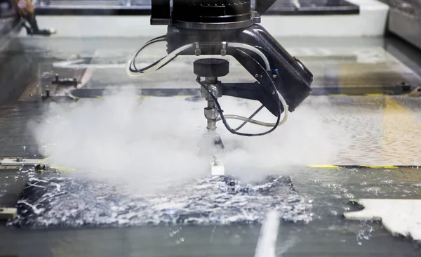 Modern Cnc Abrasive Water Jet Cutting Machine Using High Pressure — Stock Photo, Image
