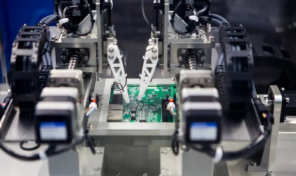 Montaje Automatizado Robots Para Pcb Placa Circuito Impresión Industria Semiconductores —  Fotos de Stock