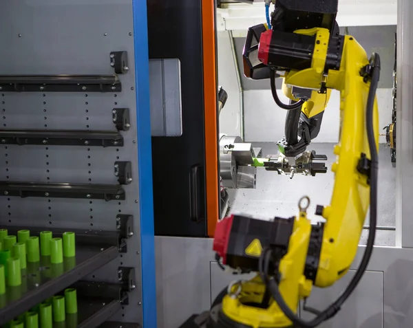 Αυτοματοποιημένη Διαδικασία Κατασκευής Ρομπότ Βραχίονας Φόρτωσης Επεξεργασιών Cnc Τόρνου Μηχανή — Φωτογραφία Αρχείου