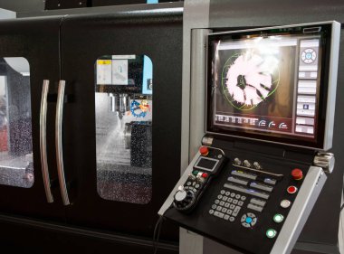 CNC değirmen makinesi. Endüstriyel metal üretim makineleri.