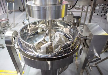 Blender makinesi, büyük fıçı besin karışımı. Gıda endüstrisi.