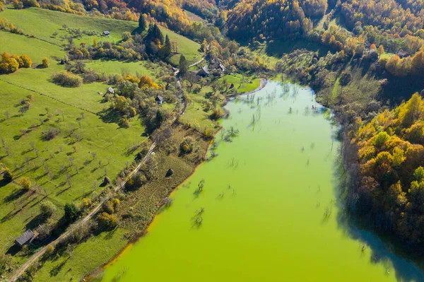 Luftaufnahme Des Grünen Grubenwassers Von Einer Kupfermine Die Den Natürlichen — Stockfoto