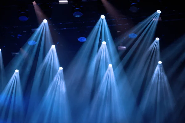 Блакитна Сцена Запалює Живому Концерті Музичному Фестивалі Ліцензійні Стокові Фото