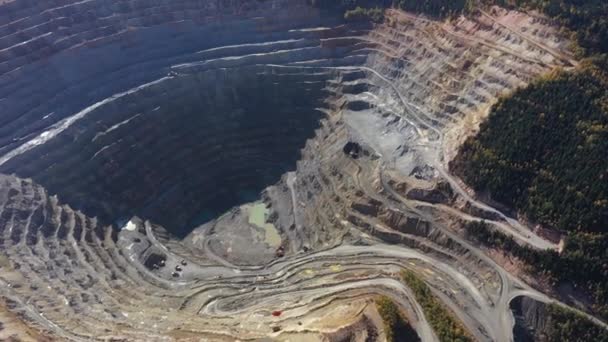 一个露天铜矿的空中景观 Rosia Montana Romania Drone — 图库视频影像