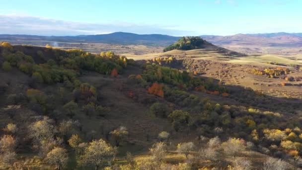 Kırsal Tepelerin Sonbahar Otlaklarının Insansız Hava Aracı Görüntüsü Transilvanya Romanya — Stok video