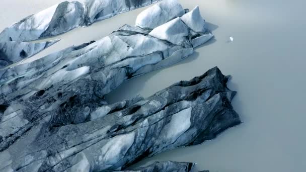 Vista Aérea Del Glaciar Solheimajokull Islandia Grieta Cenizas Volcánicas Negras — Vídeo de stock