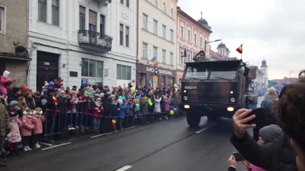 Cluj Napoca Roumanie Décembre 2023 Véhicules Artillerie Combat Manifestant Défilé — Video