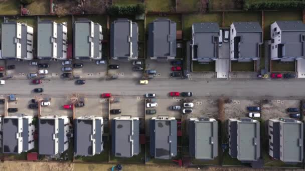 Vedere Aeriană Cartierului Imobiliar European Locuințelor Din Zona Rezidențială Mediului — Videoclip de stoc