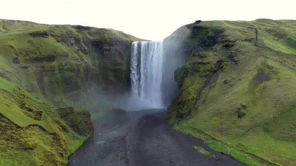 Vista Aérea Câmera Lenta Cachoeira Épica Cachoeira Skogafoss Islândia — Vídeo de Stock