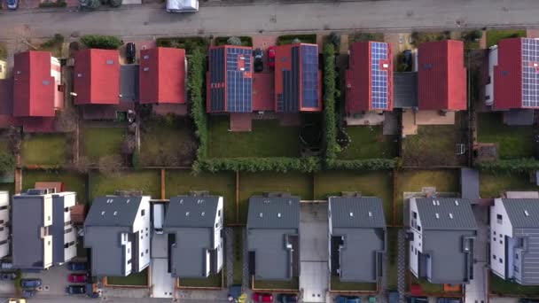 Αεροφωτογραφία Της Ευρωπαϊκής Γειτονιά Ακινήτων Κατοικίες Αστικό Περιβάλλον Κατοικίες Από — Αρχείο Βίντεο