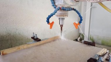 Makineleşen robot hücre yontma taşı