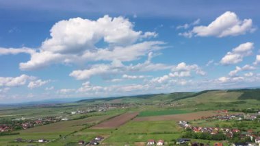 Konut manzarası, ovadaki köy evleri. 