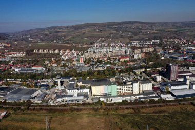 Banliyö sanayi bölgesindeki fabrikalar İHA tarafından havadan izleniyor