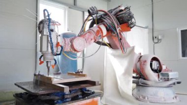 Makineleşen robot hücre yontma taşı