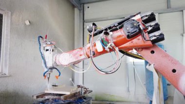  Makineleşen robot hücre yontma taşının yavaş çekim görüntüsü