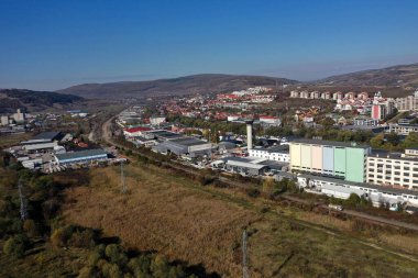 İnsansız hava aracı ile sanayi bölgesi ve teknoloji parkı binalarının havadan görüntüsü