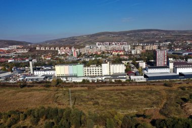 Kenar mahallelerdeki sanayi binalarının insansız hava aracı görüntüleri