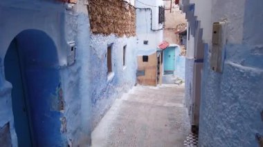  Chefchaouen, Fas sokakları ve evleri mavi, ortaçağ Arap Unesco mirasıyla boyanmış.