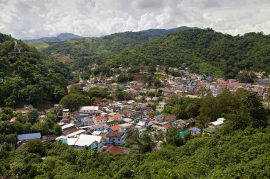 Mae Sai ve Tachileik Wat Phra Doi Wao 'dan Myanmar' da, Chaing Rai, Tayland.