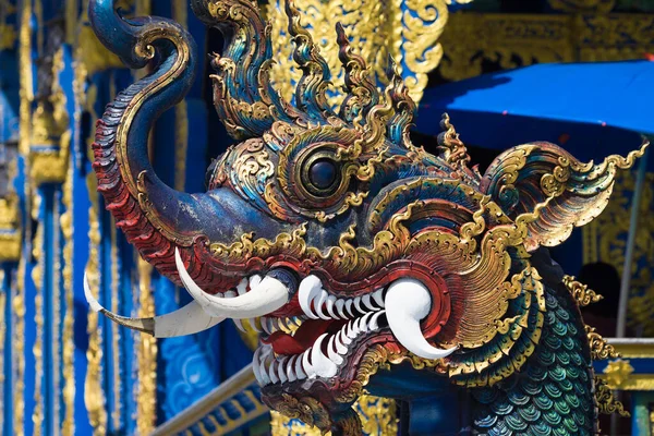 Πολύχρωμο Naga Στο Wat Rong Suea Ten Chiang Rai Ταϊλάνδη — Φωτογραφία Αρχείου
