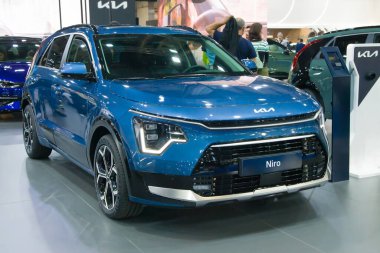 Barcelona, İspanya - 14 Mayıs 2023: Kia Niro PHEV Barcelona, İspanya 'da Automobile Barcelona 2023' te sergileniyor.