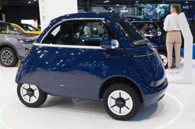 Barcelona, İspanya - 14 Mayıs 2023: Microlino Pioneer Serisi Barcelona, İspanya 'da 2023 Otomobil Barselona' da sergileniyor.