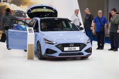 Barcelona, İspanya - 14 Mayıs 2023: Hyundai i30 N, İspanya 'nın Barselona kentindeki Automobile Barcelona 2023' te sergileniyor.