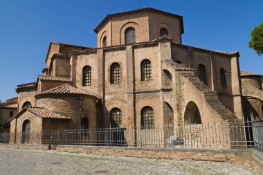 Ravenna, Emilia-Romagna, İtalya 'daki Basilica San Vitale' nin dış görünüşü.
