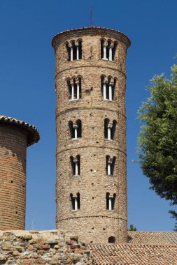 Sant Apollinare Nuovo 'nun Campanili Ravenna, Emilia-Romagna, İtalya.