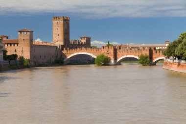 İtalya, Verona 'daki Scaligero Köprüsü.