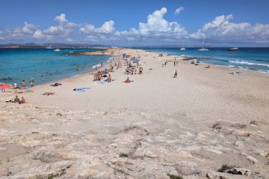 San Ferran de ses Roques, İspanya - 22 Eylül 2024: San Ferran de ses Roques Plajı, Formentera, Balear Adaları, İspanya,