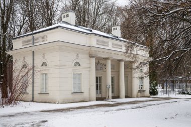 Yeni Muhafız Evi, Ada 'daki sarayın yanında, Lazienki Park, Varşova, Polonya.