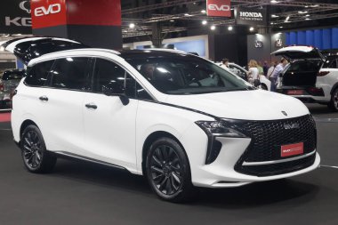 Barcelona, İspanya - 19 Mayıs 2025: Evo Spazio İspanya 'nın Barcelona şehrinde 2025 numaralı otomobilde sergilenmektedir.