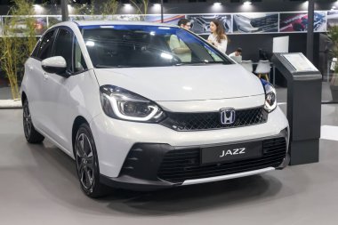 Barcelona, İspanya - 19 Mayıs 2025: Honda Jazz e: HEV İspanya 'nın Barselona şehrindeki Automobile Barcelona 2025' te sergilenmektedir.
