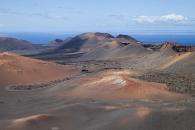 Timanfaya Ulusal Parkı 'ndaki Ateş Dağları, Lanzarote, Kanarya Adaları, İspanya.