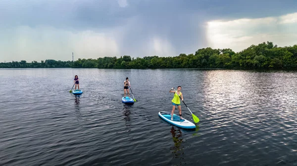 Active Family Sups Standing Paddleboards River Water Summer Family Sport — Stock Photo, Image