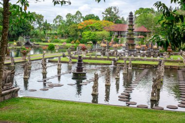 Tirta Gangga su sarayının güzel manzarası ve Endonezya, Bali 'de park