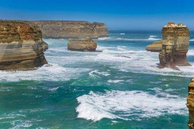 Oniki Havariler plaj ve kayalar Avustralya, Victoria, büyük okyanus yol şeridinin güzel manzara