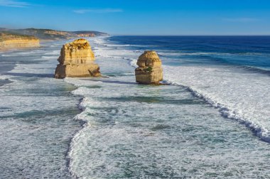 Oniki Havariler plaj ve kayalar Avustralya, Victoria, büyük okyanus yol şeridinin güzel manzara