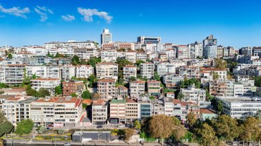 İstanbul şehir manzarasının hava aracı görüntüsü, İstanbul kentinin tipik mimarisi, Türkiye
