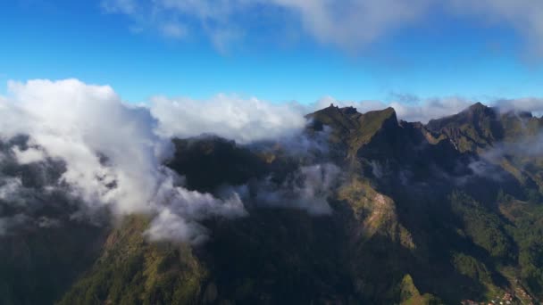 Toto Video Stále Zachycené Dronem Nad Madeirou Odhaluje Mystickou Krásu — Stock video