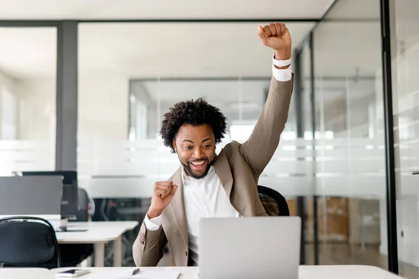 African American Businessman Captured Moment Victory His Arm Thrust Upwards — Stock Photo, Image