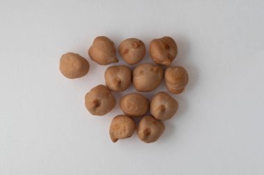 Nohut çekirdekleri yakın plan beyaz arkaplan