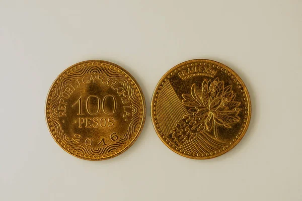 Moneta 100 Peso Colombiano Primo Piano — Foto Stock