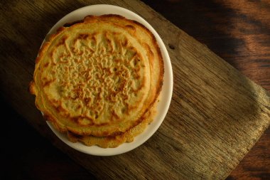 Yakın planda elmalı gözleme.