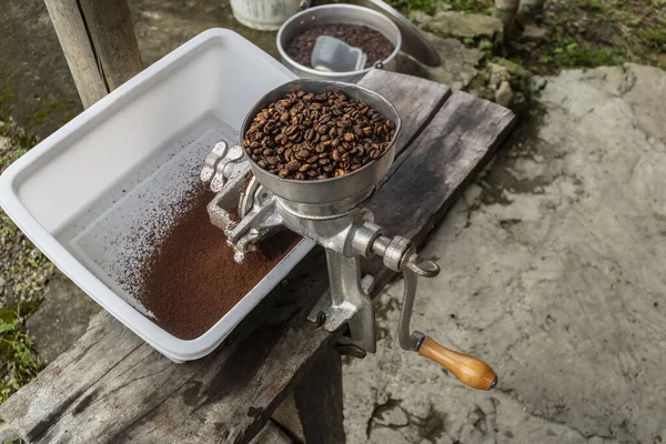 Coffee Grinding Buncis Kopi — Stok Foto